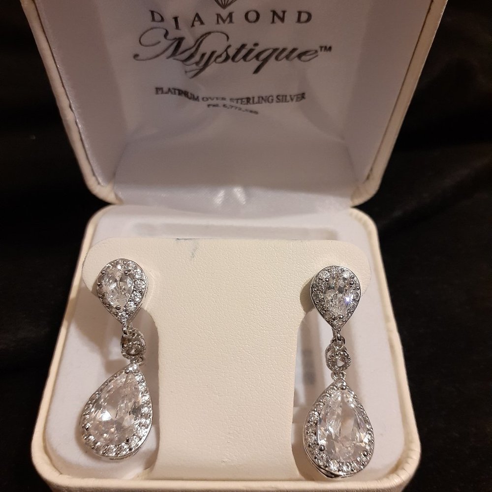 Cubic Zirconia Teardrop Earings